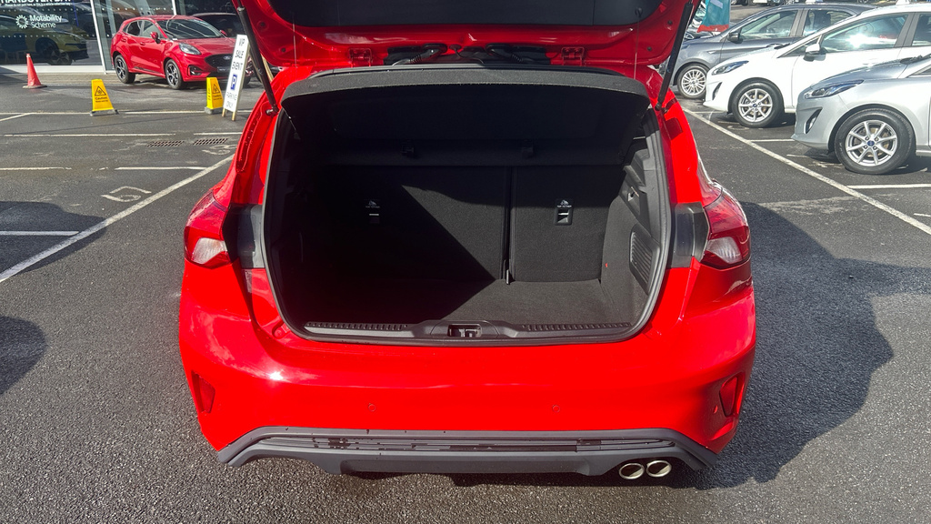 Ford Focus St-line NG19VGC Red #4