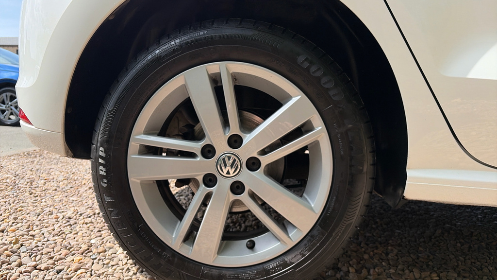 Volkswagen Polo Match White #5