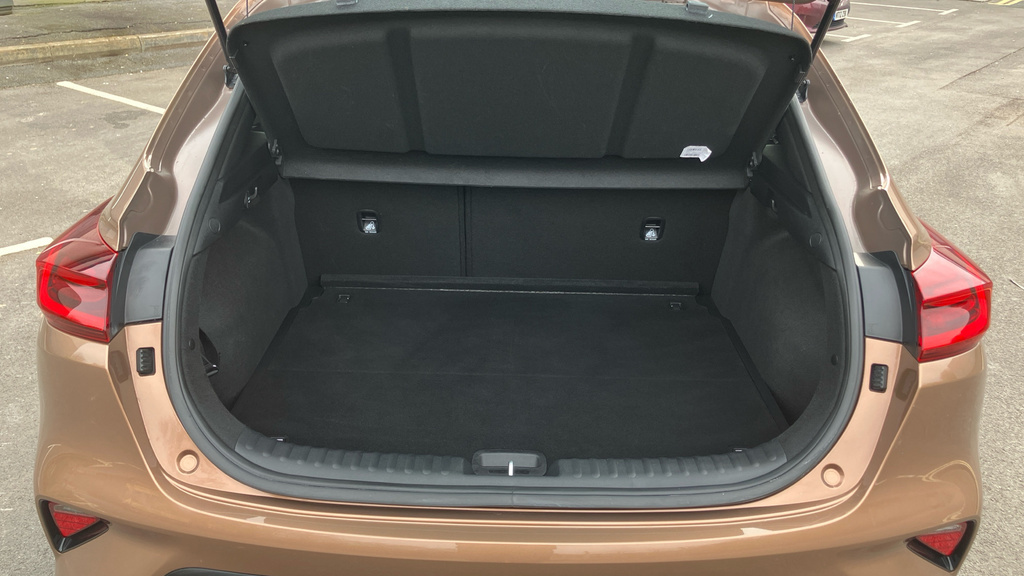 Kia Xceed 2 Brown #4