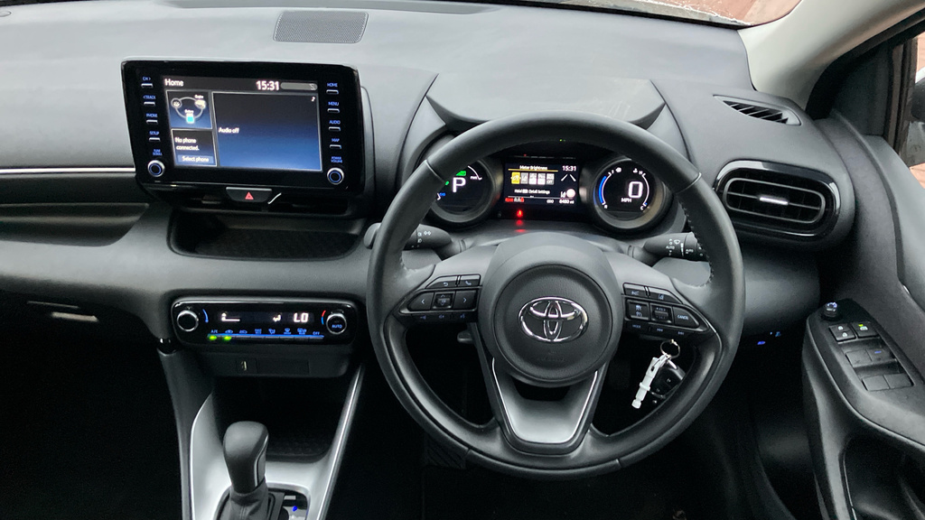 Toyota Yaris Design YP23MWZ White #6