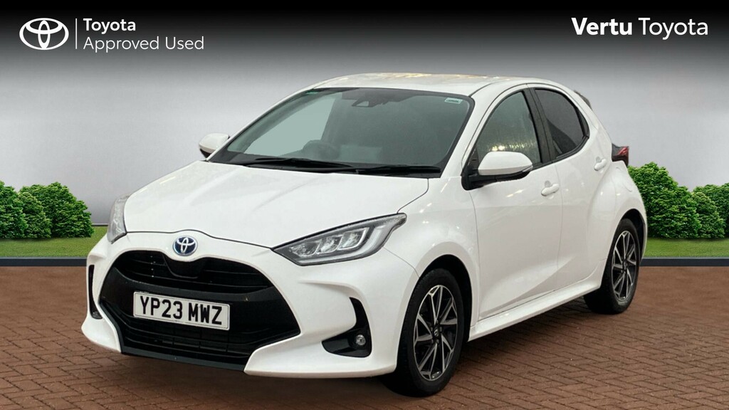 Toyota Yaris Design YP23MWZ White #3
