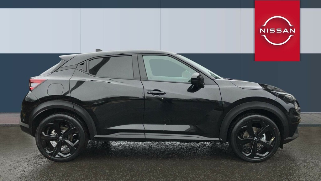 Nissan Juke Tekna Black #5