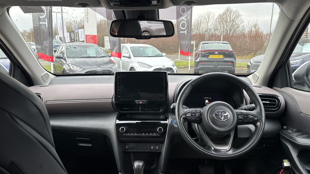 Toyota Yaris Cross Excel White #5