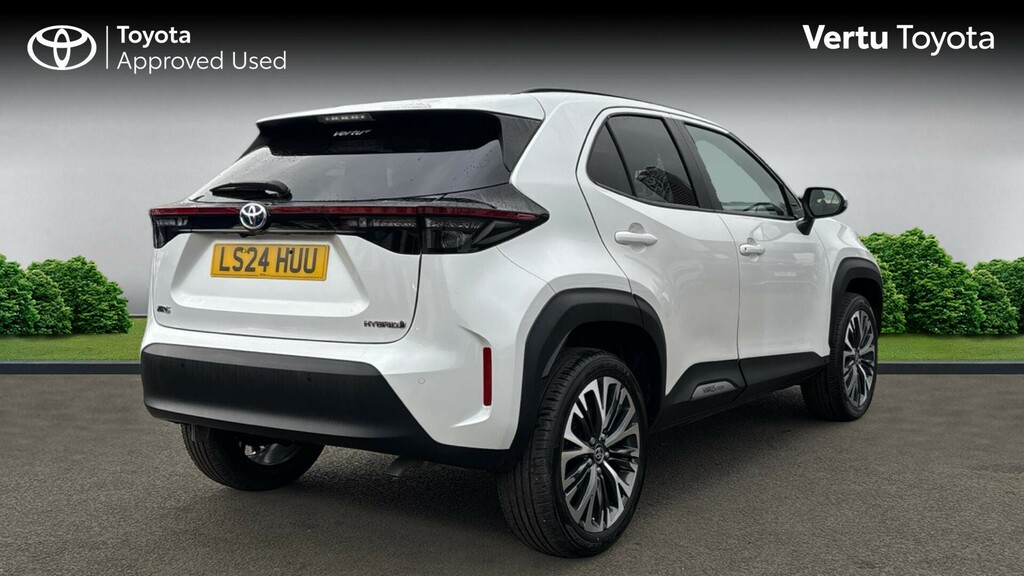 Toyota Yaris Cross Excel White #2