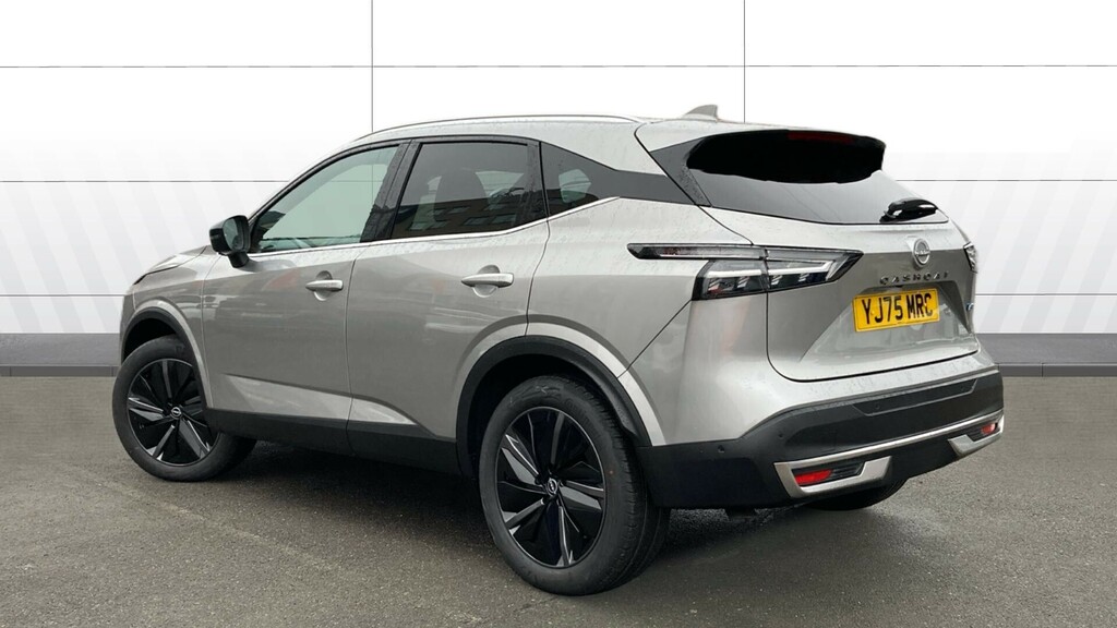 Nissan Qashqai Tekna Silver #2