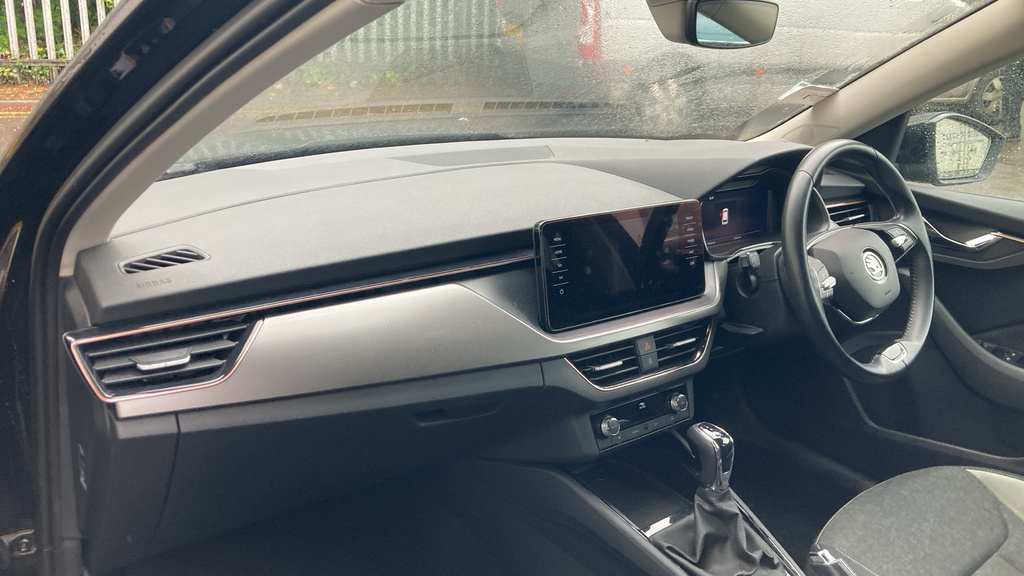 Skoda Kamiq Se L WG71HDL Black #2