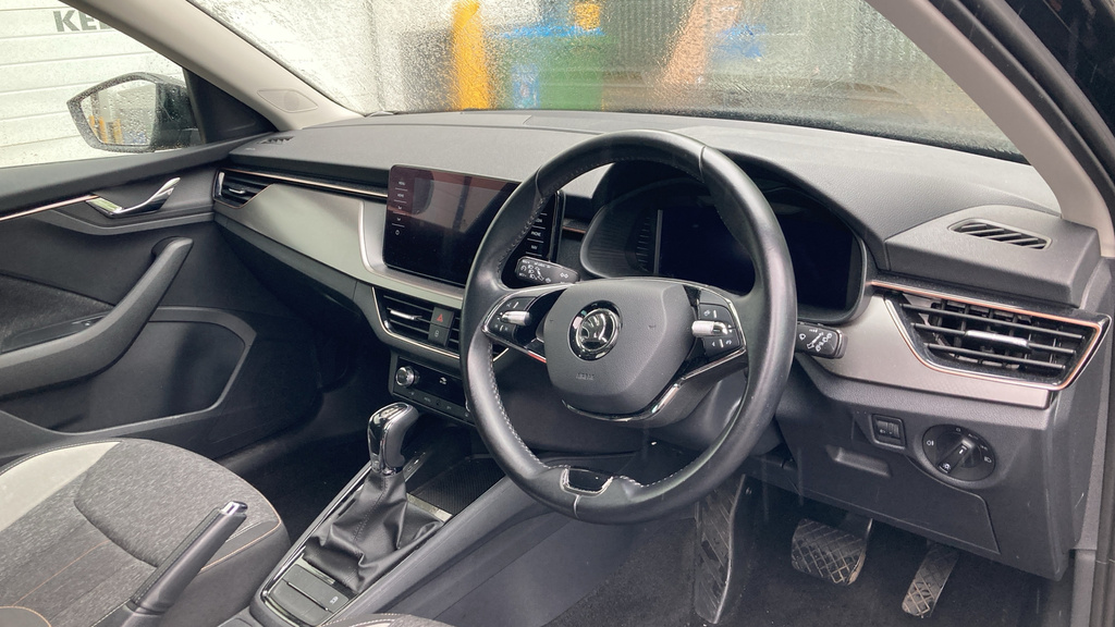 Skoda Kamiq Se L WG71HDL Black #6
