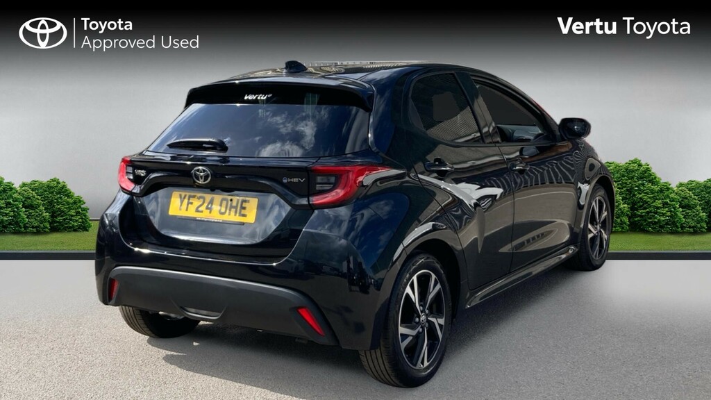 Toyota Yaris Design YF24OHE Black #2