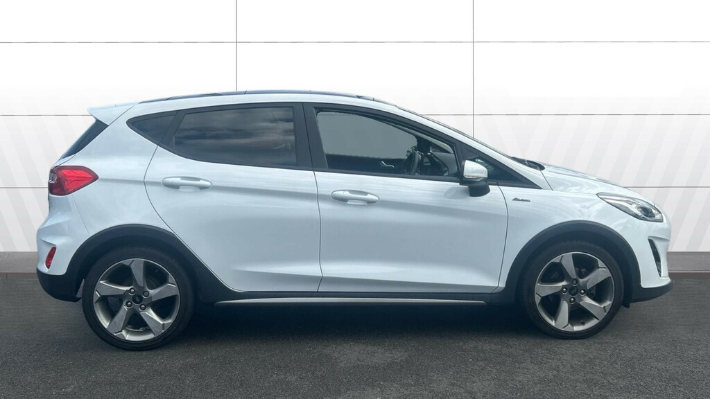Ford Fiesta Active X ML68EEJ White #5