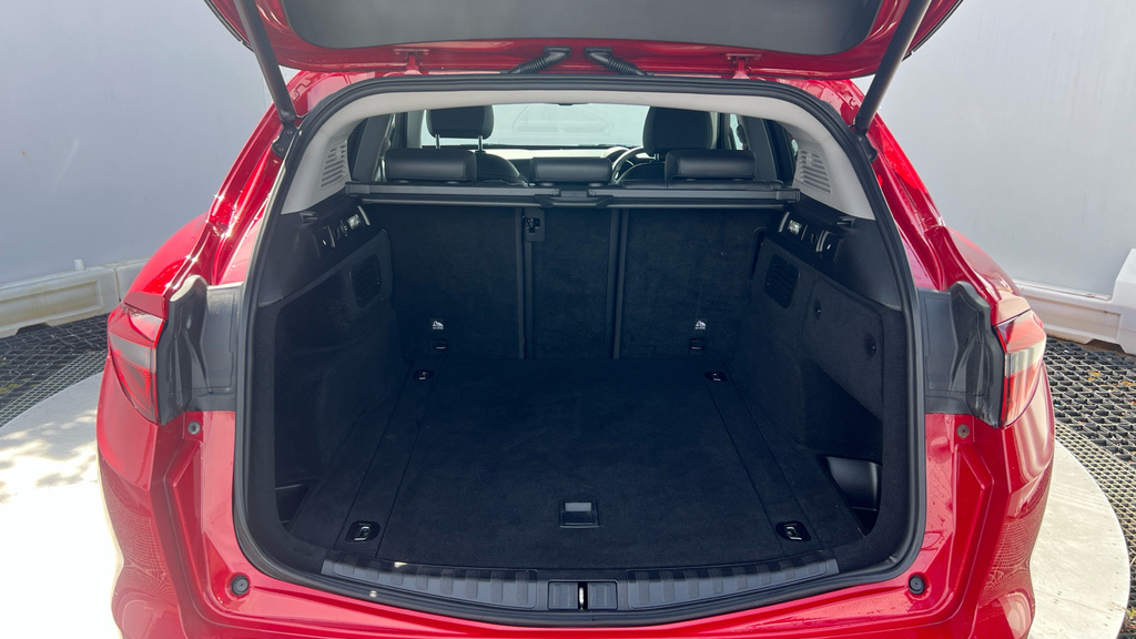 Alfa Romeo Stelvio Speciale Red #3