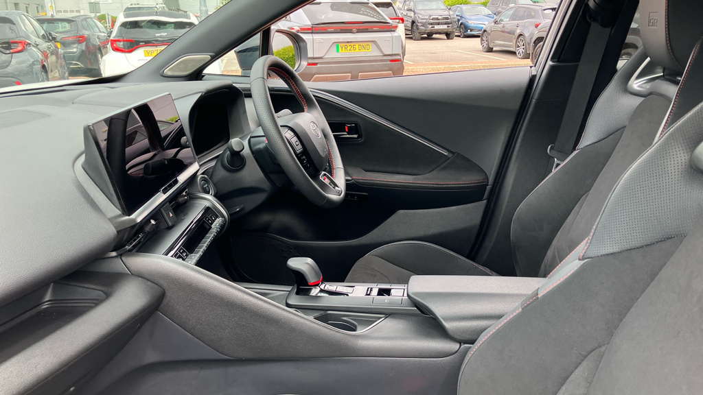 Toyota C-Hr Gr Sport YS75EXD White #5