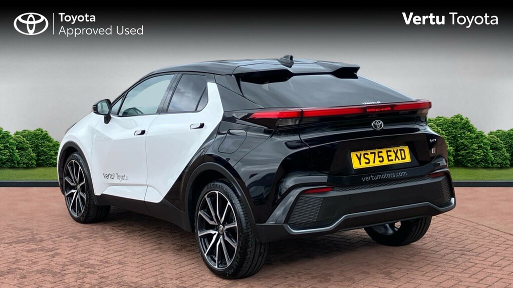 Toyota C-Hr Gr Sport YS75EXD White #4