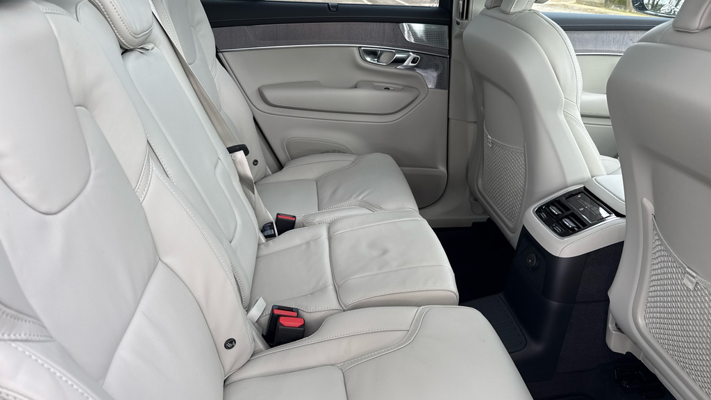 Volvo XC90 Ultra Black #6