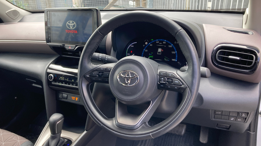 Toyota Yaris Cross Excel White #6