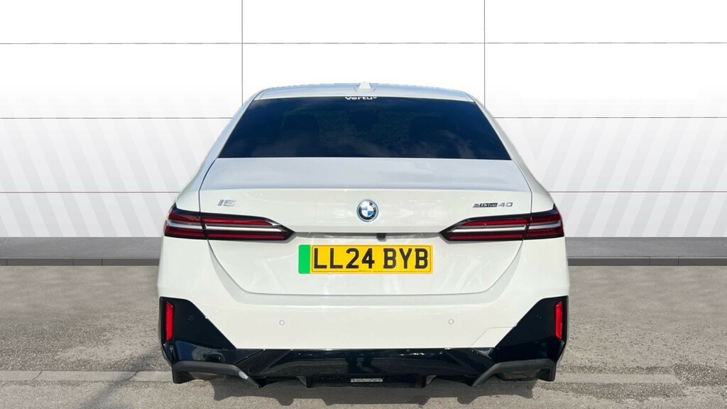 BMW i5 M Sport LL24BYB White #6