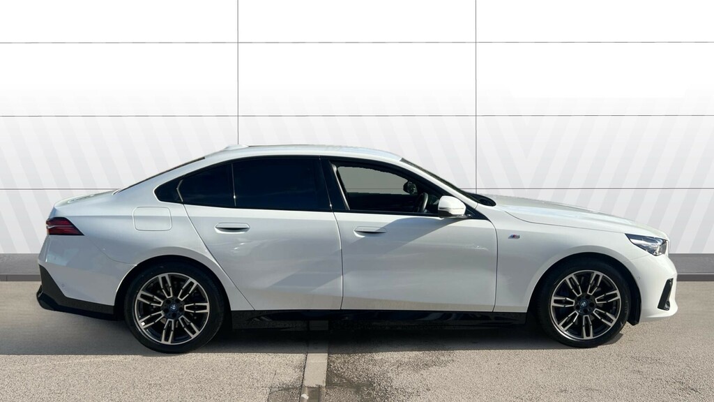 BMW i5 M Sport LL24BYB White #5
