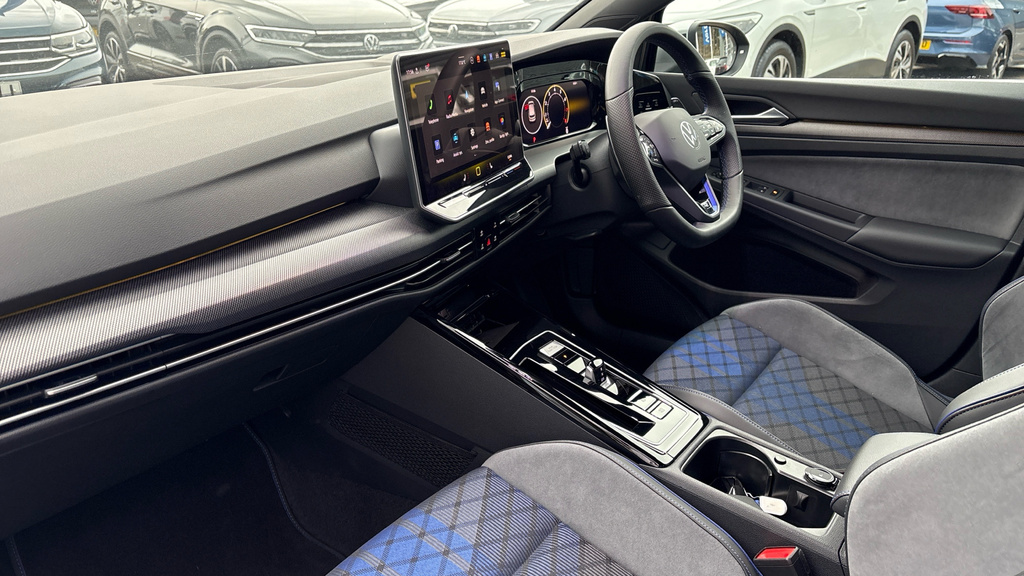 Volkswagen Golf R Black #2