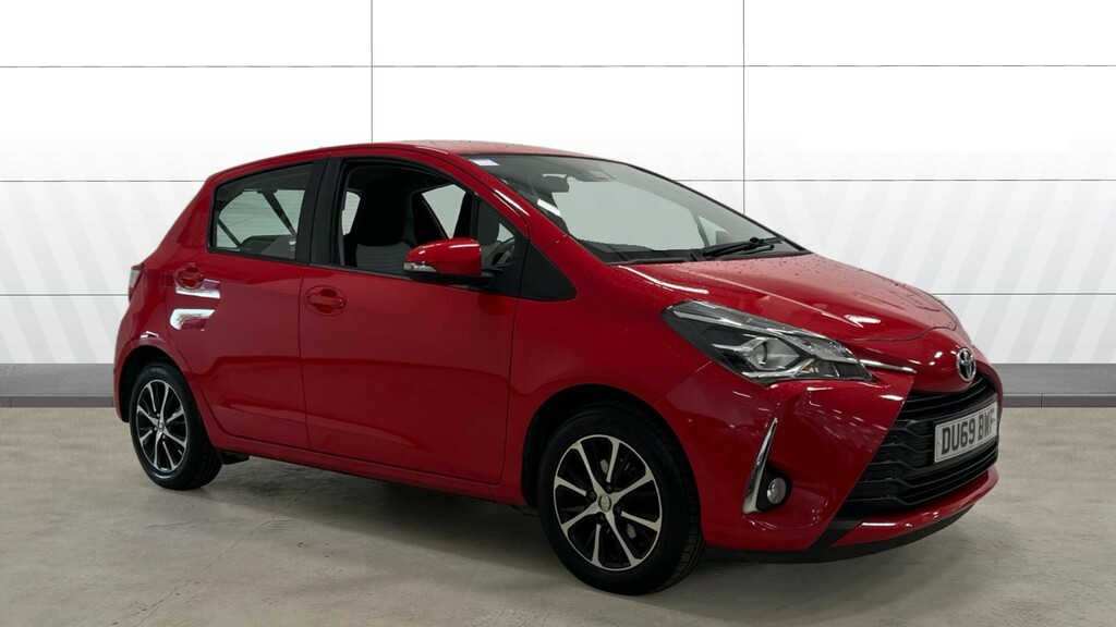 Toyota Yaris Icon Tech Red