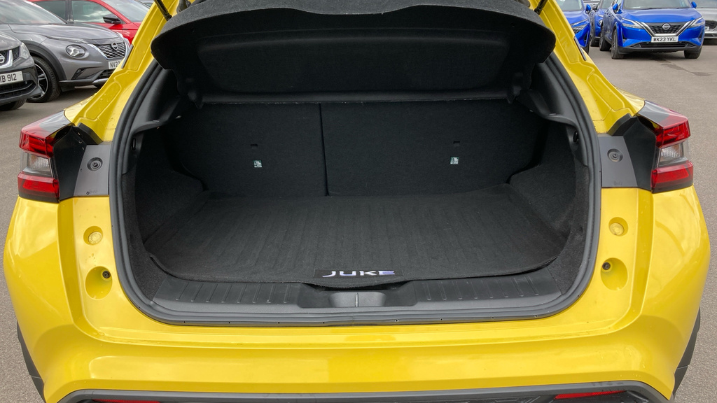 Nissan Juke Tekna Yellow #4