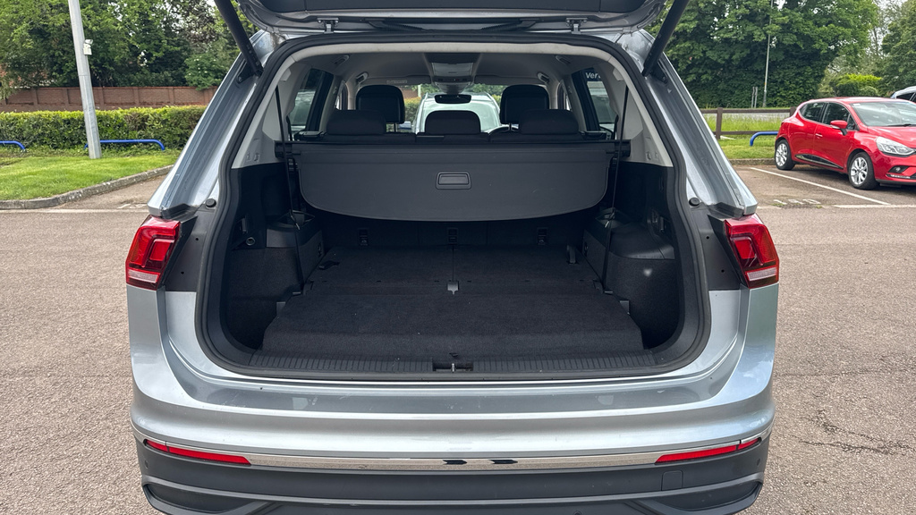 Volkswagen Tiguan Allspace Life Silver #4