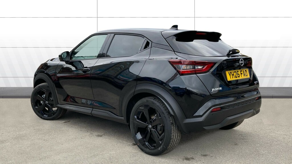 Nissan Juke Tekna Black #2