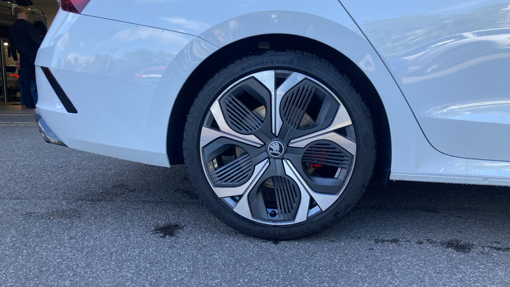 Skoda Octavia Vrs White #5