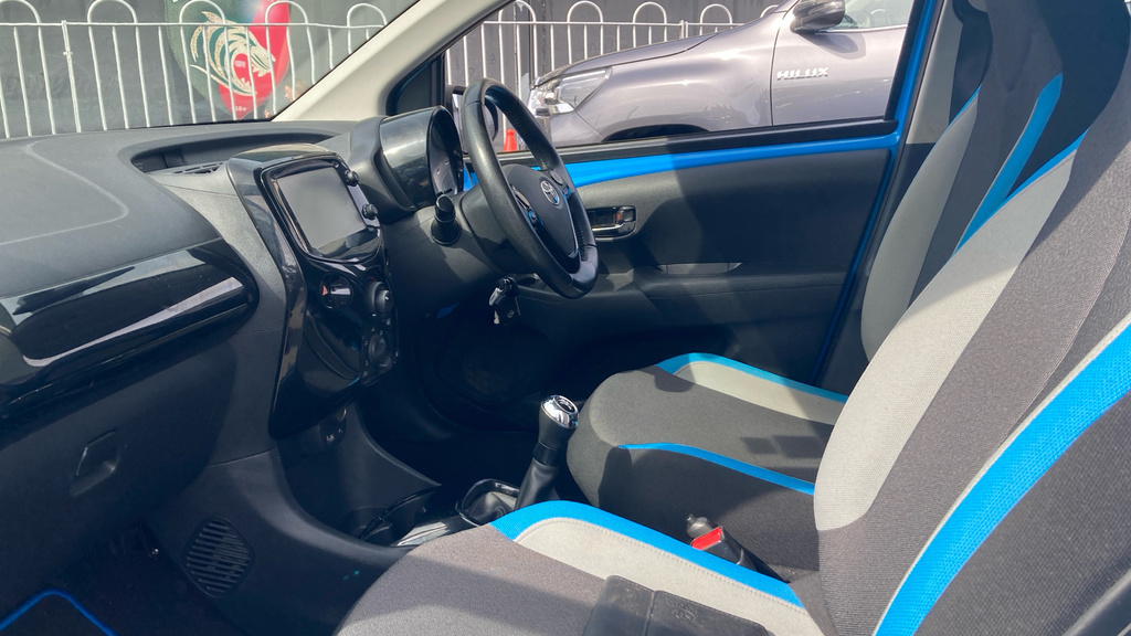 Toyota Aygo X X-cite 2 Blue #5