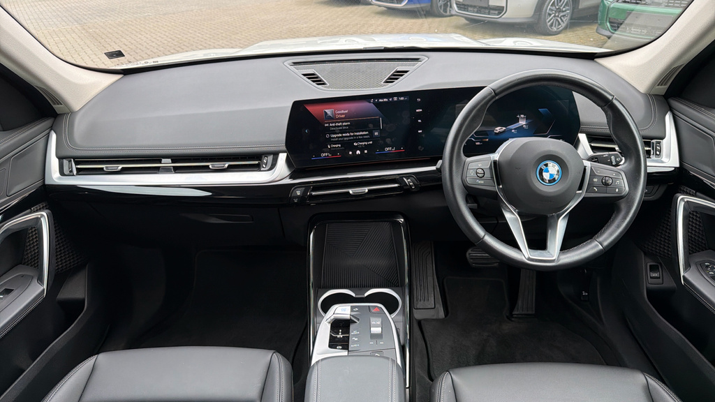 BMW iX1 Xline White #4