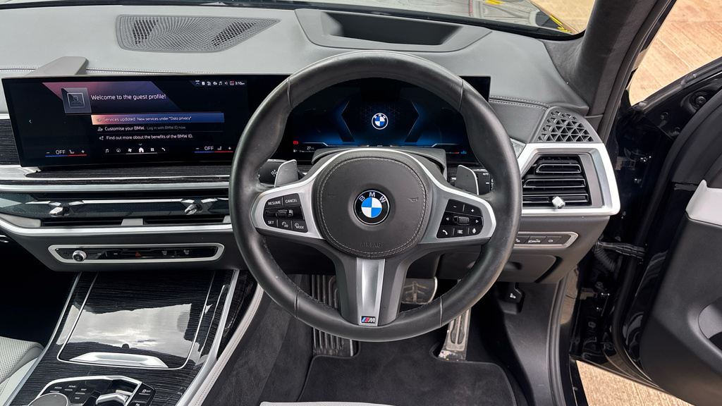 BMW X7 M Sport NG74GYK Black #5