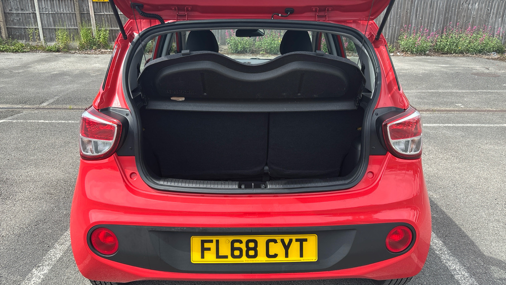 Hyundai I10 Se Red #4