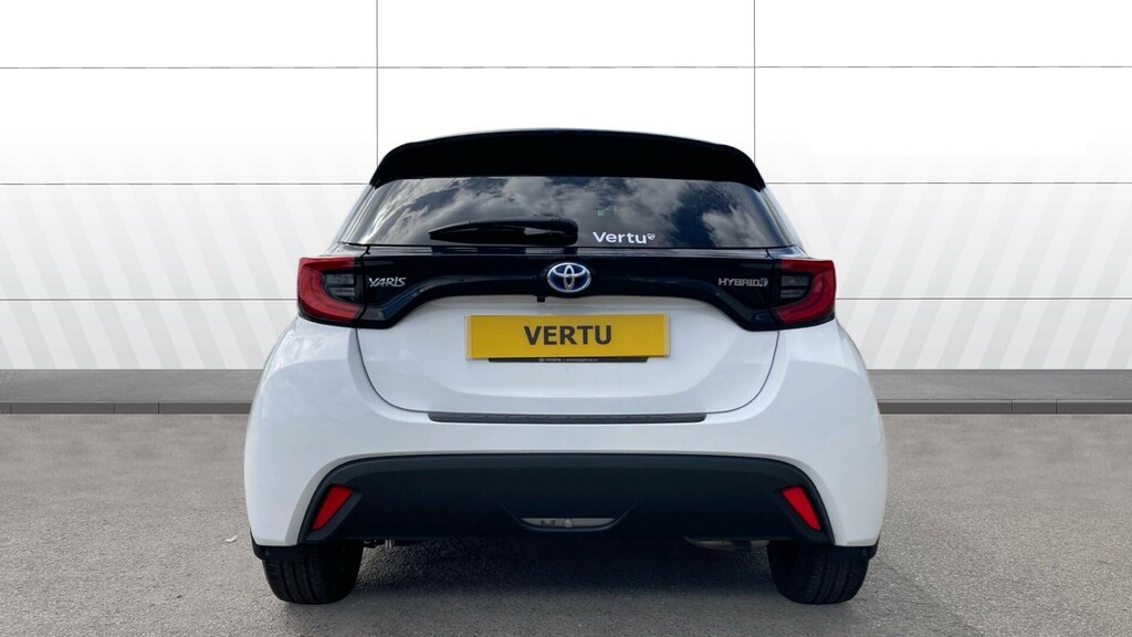 Toyota Yaris Design BL22YFC White #6