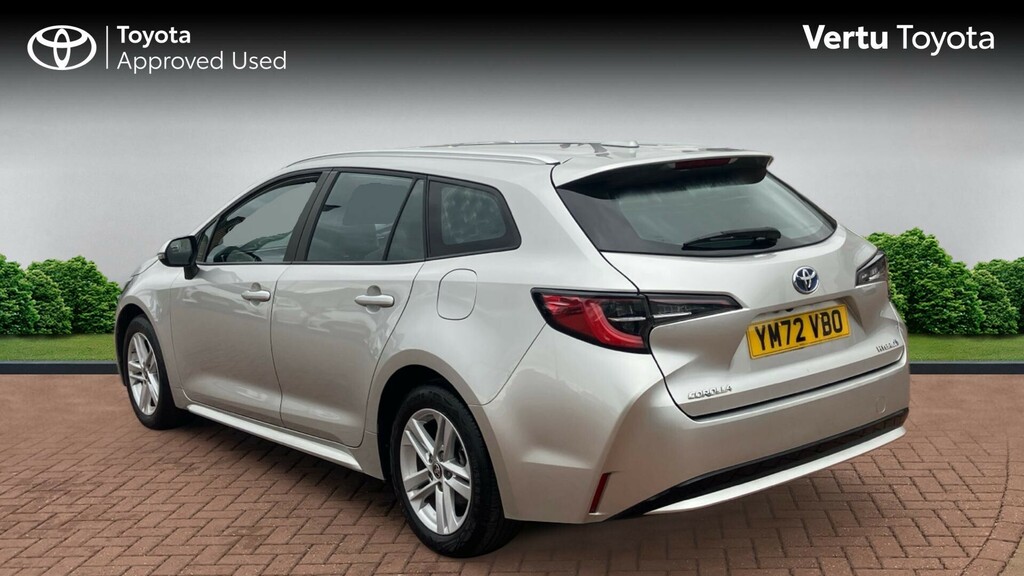 Toyota Corolla Icon White #4