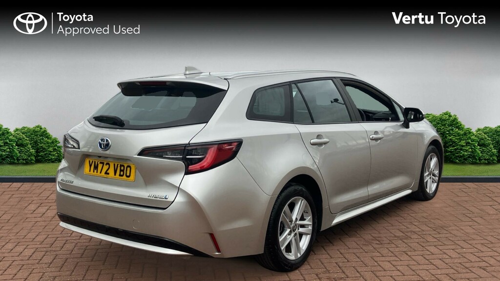Toyota Corolla Icon White #2