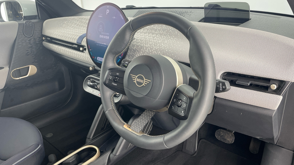 Mini Hatch E Exclusive FV74OGP Black #6