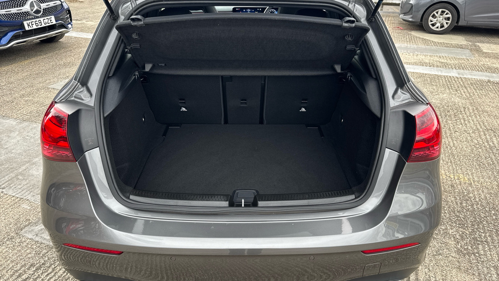 Mercedes-Benz A Class Amg Line FG23JKE Grey #4