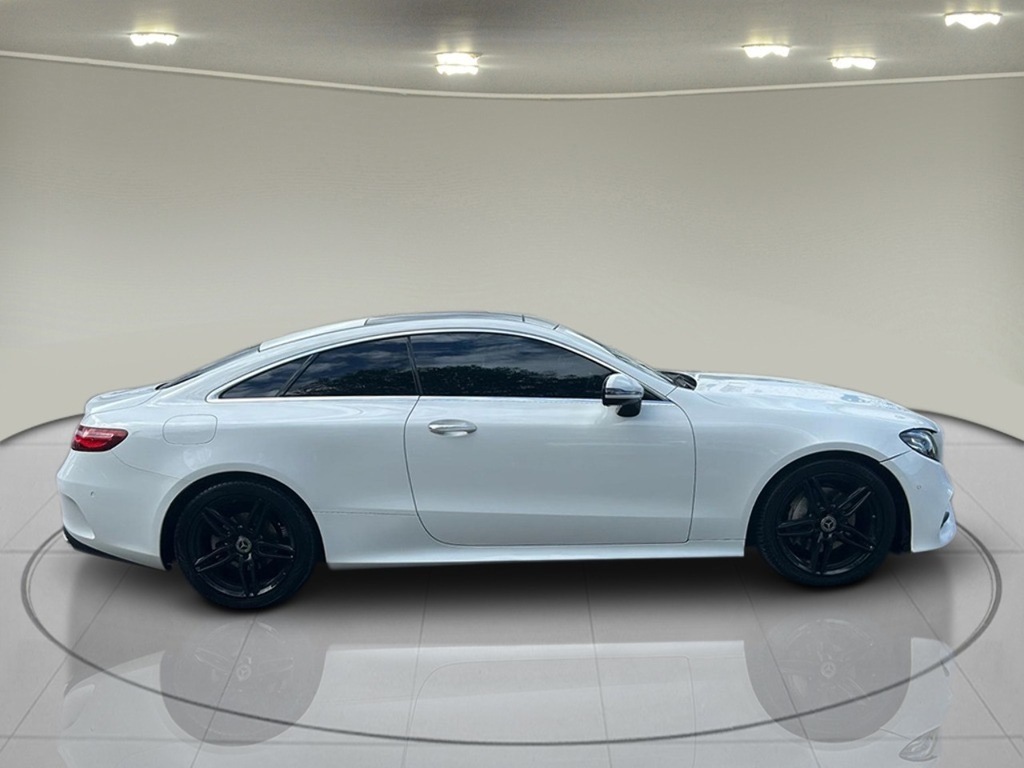 Mercedes-Benz E Class 2.0 E220d Amg Line Premium Coupe G-tr EO18YPW White #3