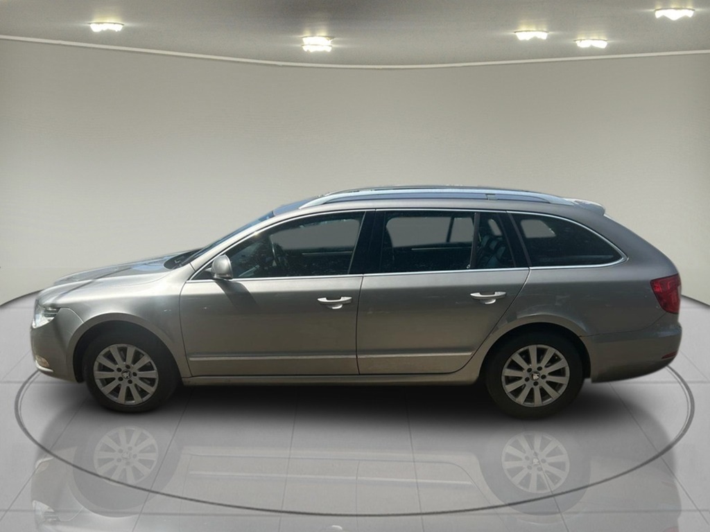 Skoda Superb 2.0 Tdi Elegance Estate 4Wd Euro Beige #5