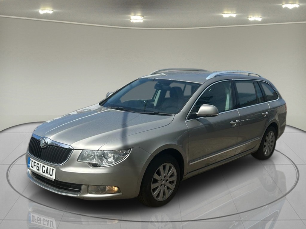 Skoda Superb 2.0 Tdi Elegance Estate 4Wd Euro Beige #2