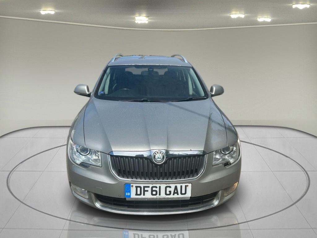 Skoda Superb 2.0 Tdi Elegance Estate 4Wd Euro Beige #6