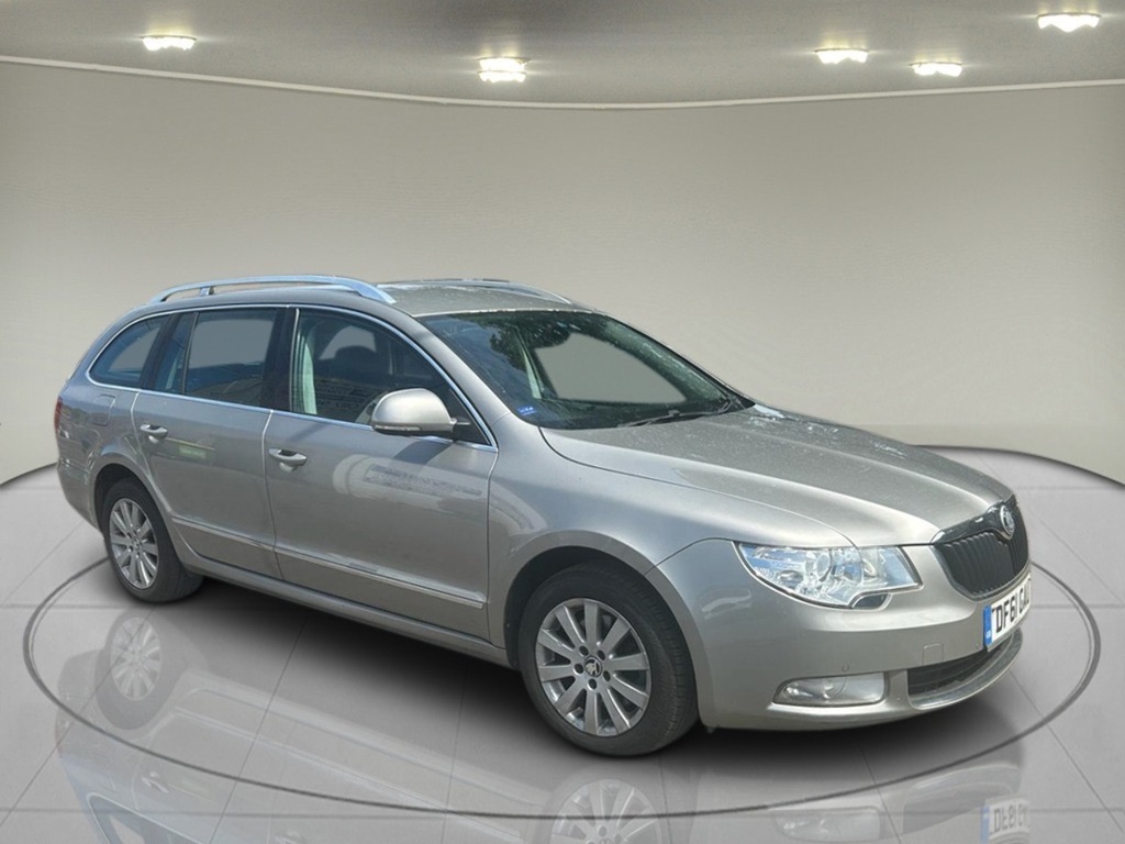Skoda Superb 2.0 Tdi Elegance Estate 4Wd Euro Beige