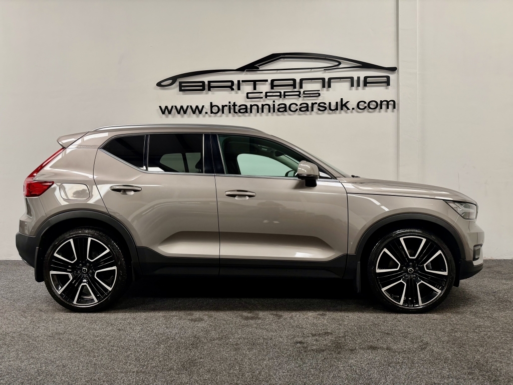 Volvo XC40 2.0 D4 Inscription Pro Awd KM20OCL Grey #2