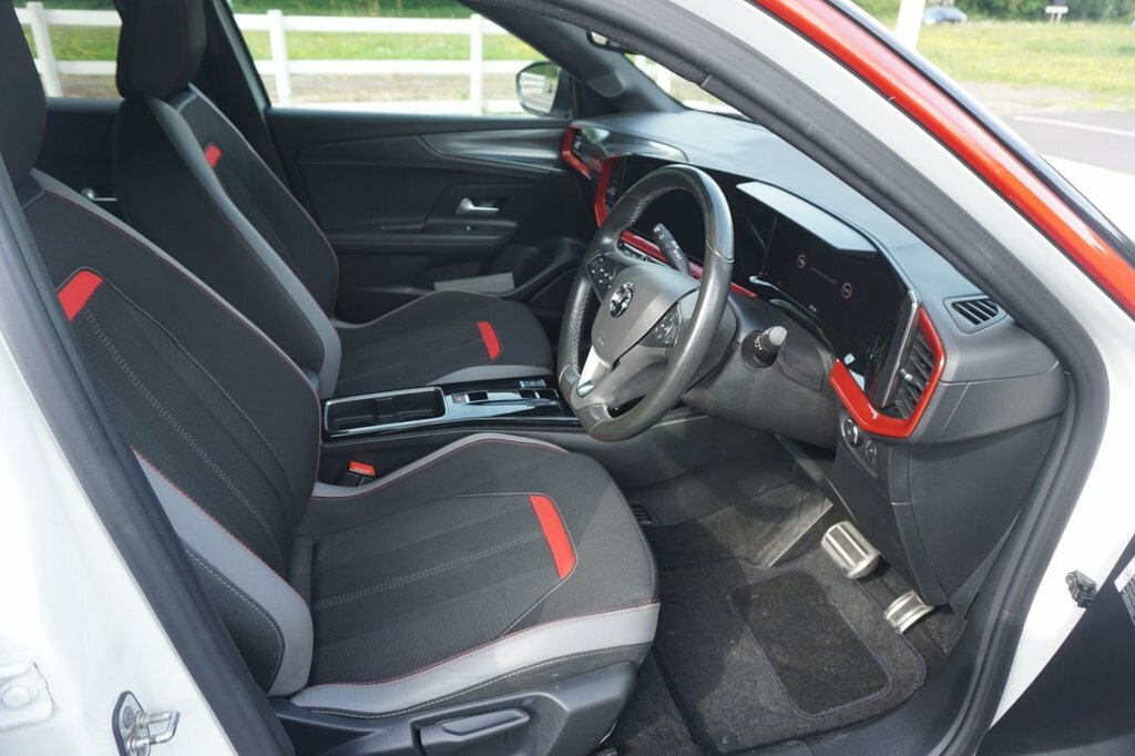 Vauxhall Mokka-e Suv BW73RVR White #4