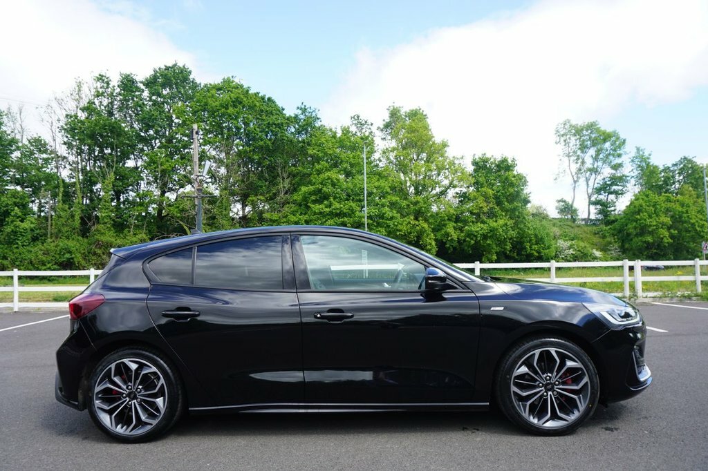 Ford Focus 1L St-line Vignale HT22CWX Black #3