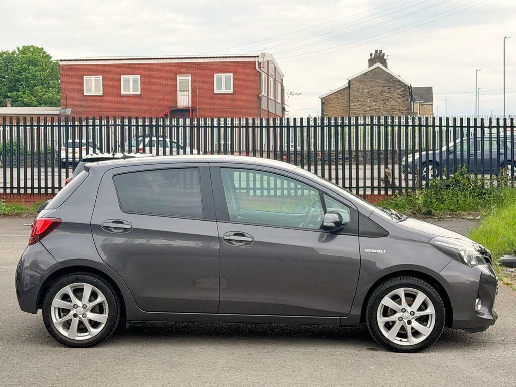 Toyota Yaris 1.5 Vvt-h Excel E-cvt Euro 6 S S SD67DVC Grey #4