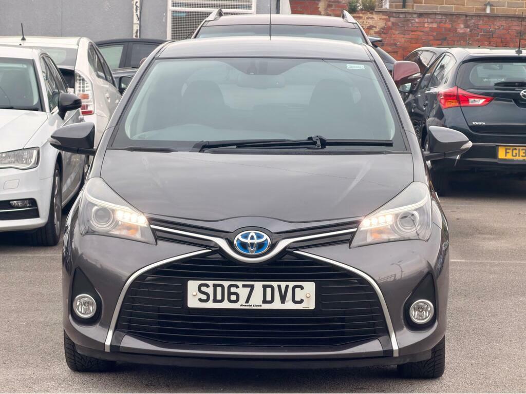 Toyota Yaris 1.5 Vvt-h Excel E-cvt Euro 6 S S SD67DVC Grey #2