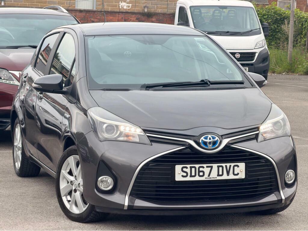 Toyota Yaris 1.5 Vvt-h Excel E-cvt Euro 6 S S Grey