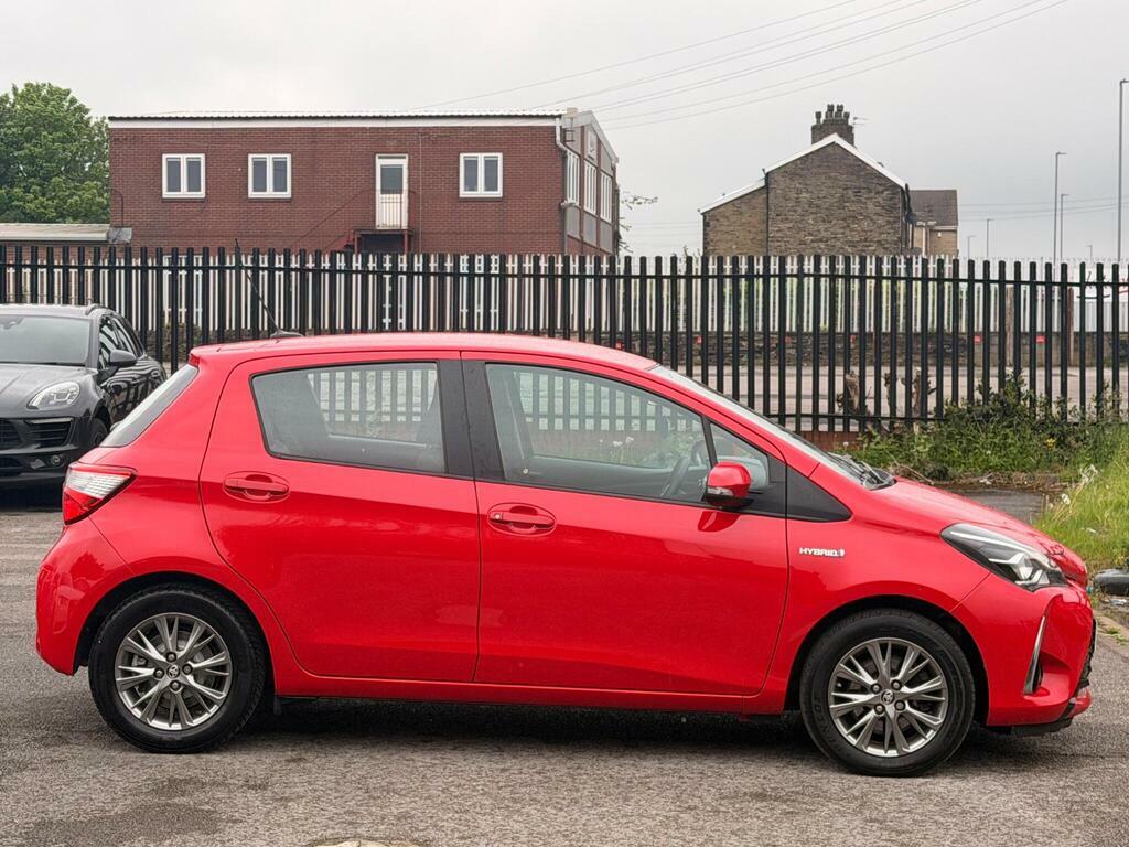 Toyota Yaris 1.5 Vvt-h Icon E-cvt Euro 6 S S YE19KNM Red #4