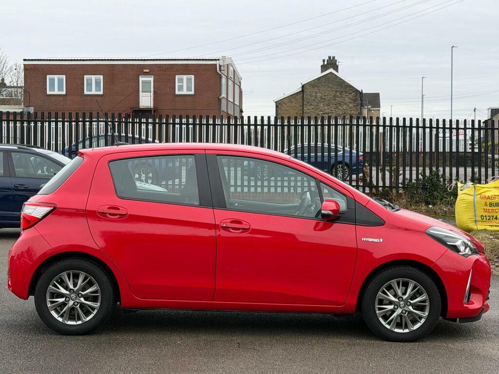 Toyota Yaris 1.5 Vvt-h Icon Tech E-cvt Euro 6 S S RA17KVC Red #4