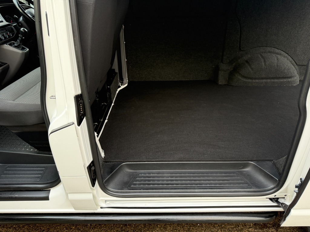 Volkswagen Transporter 2.0 Tdi Highline Window Van Swb GF21ECX White #4