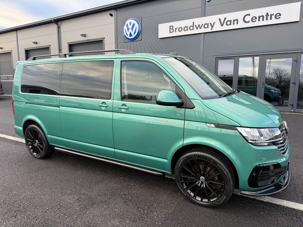 Volkswagen Transporter Shuttle 2.0 Tdi Se 150 7 Speed Dsg Lwb In Bay Leaf Gr Green #2
